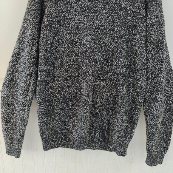 Amnesia Medium Gray Sweater for Fall Unisex Sized Medium - Picture 5 of 12